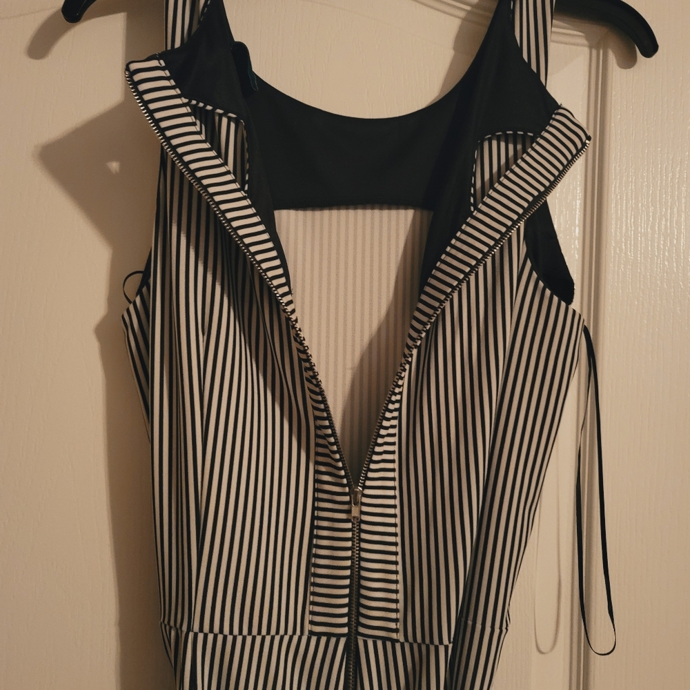 Jumpsuit - Picture 5 of 6